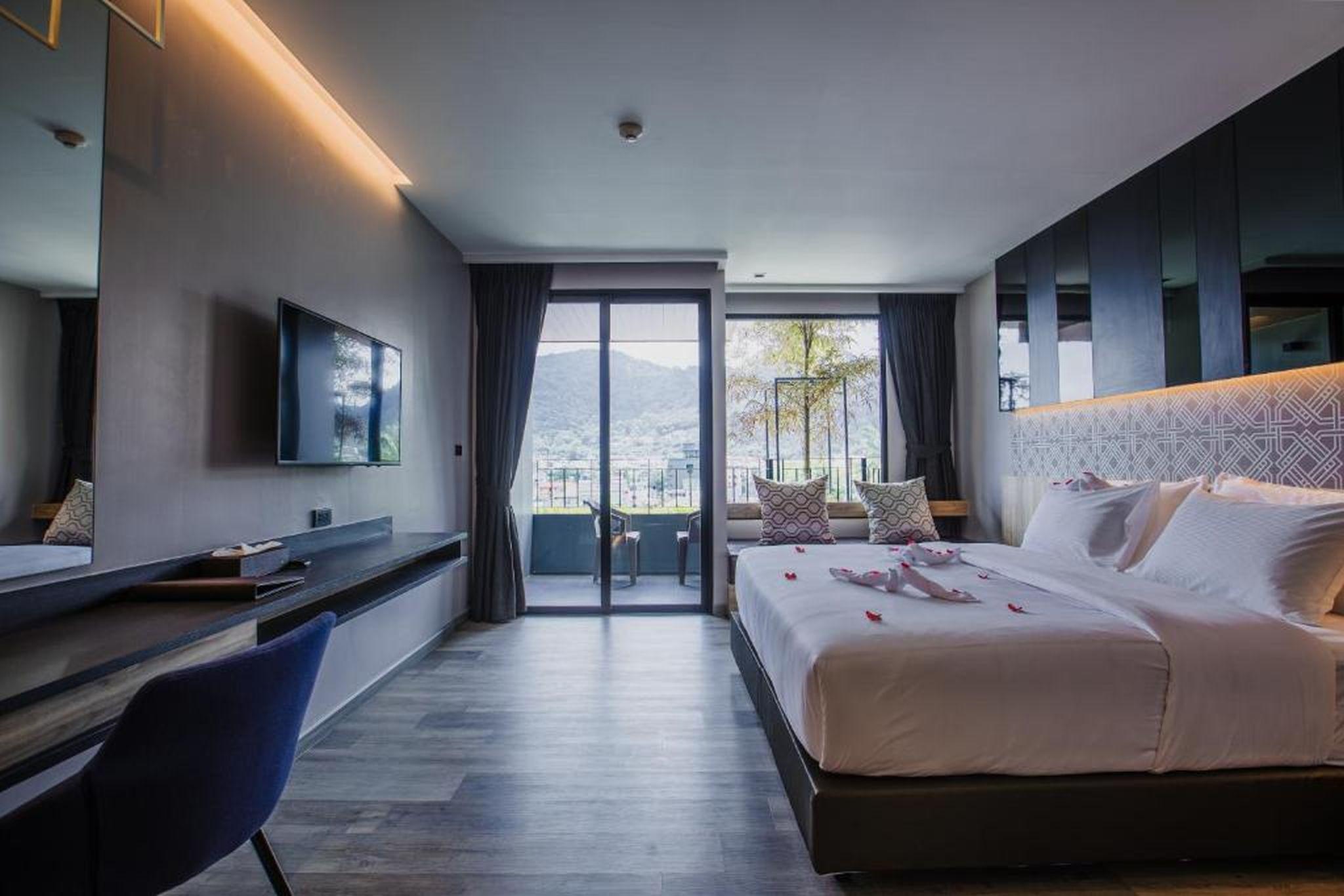Rak Elegant Hotel Patong Kültér fotó