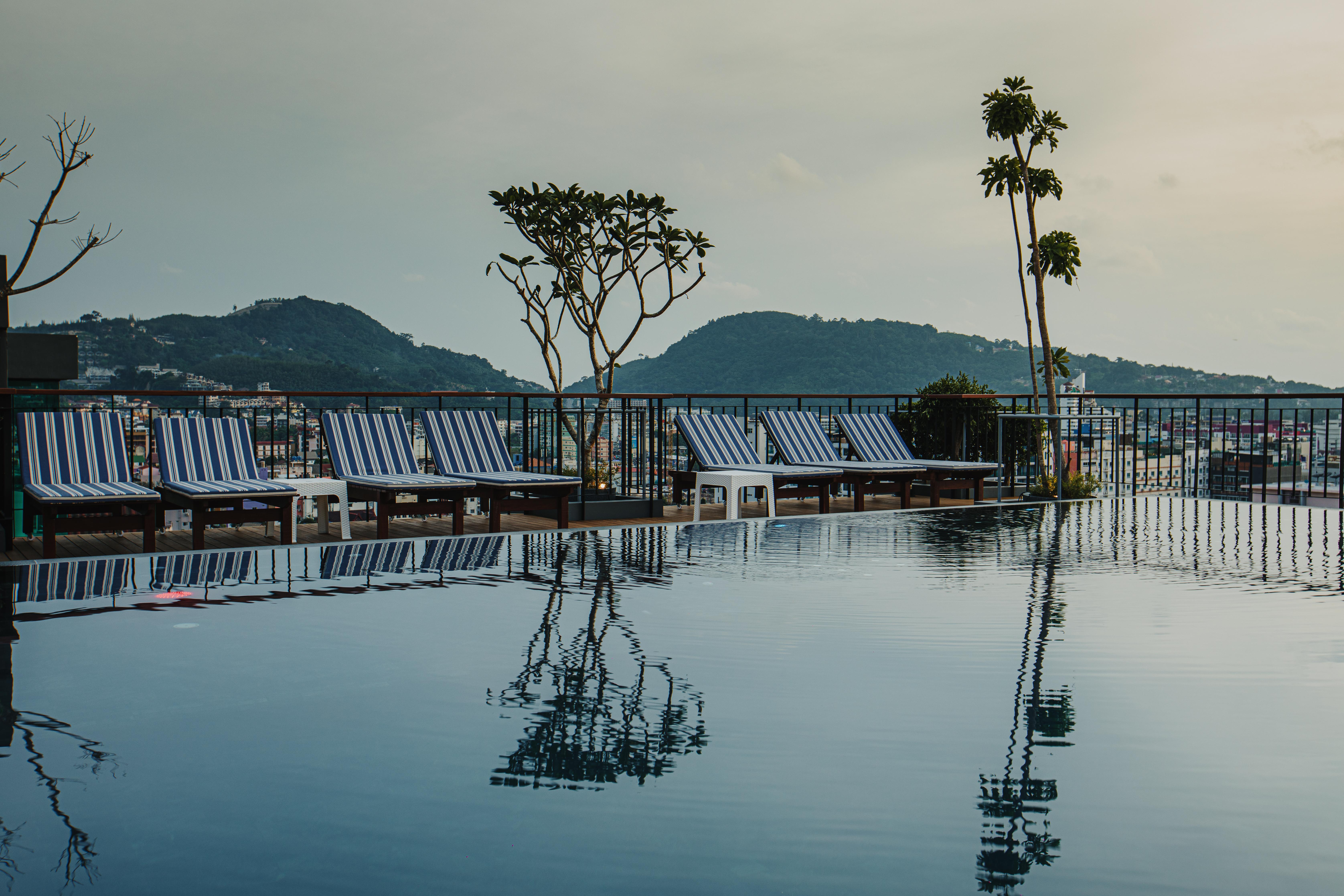 Rak Elegant Hotel Patong Kültér fotó