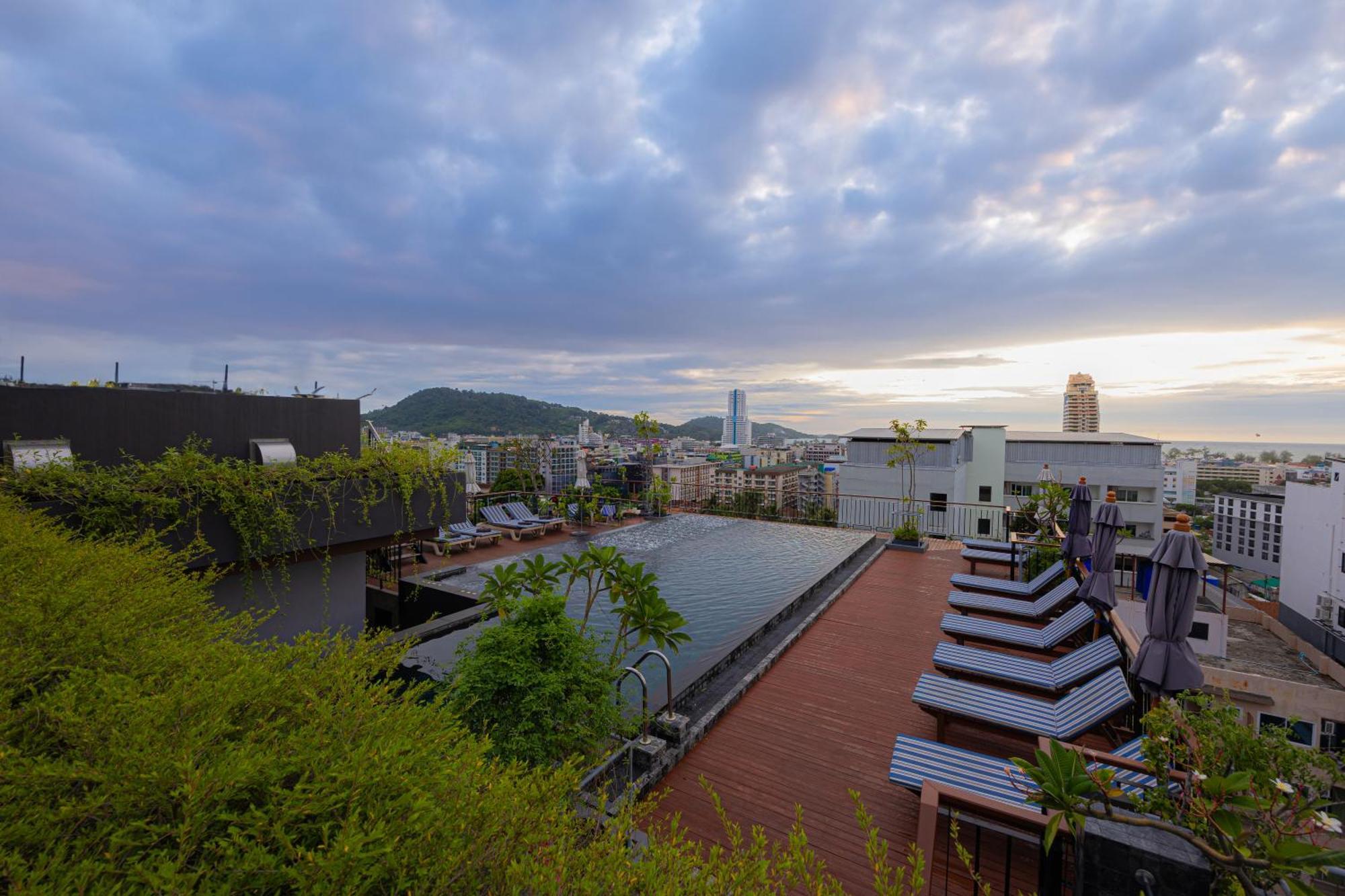 Rak Elegant Hotel Patong Kültér fotó