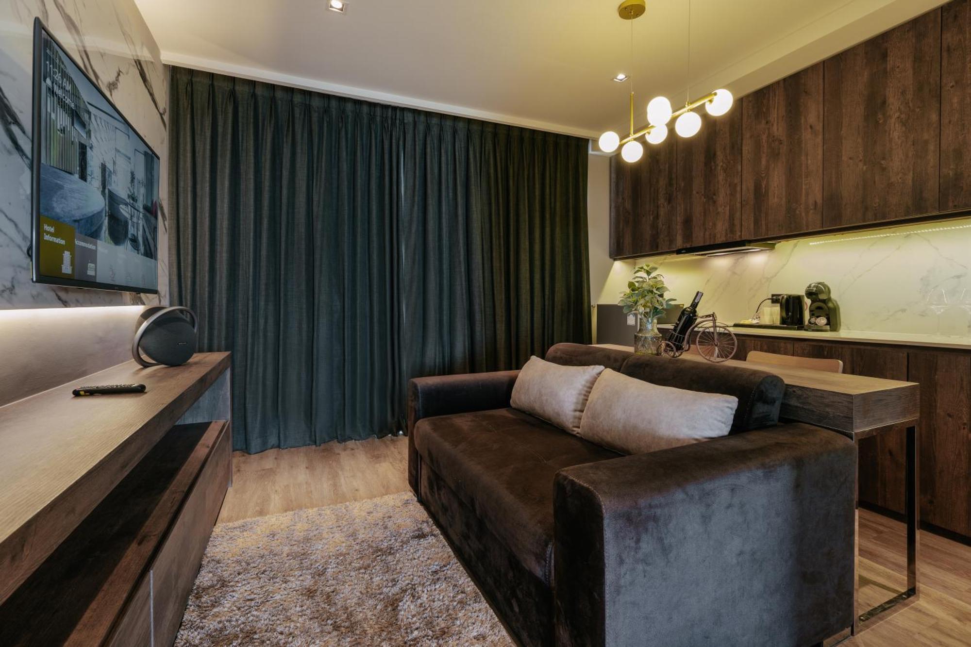 Rak Elegant Hotel Patong Kültér fotó