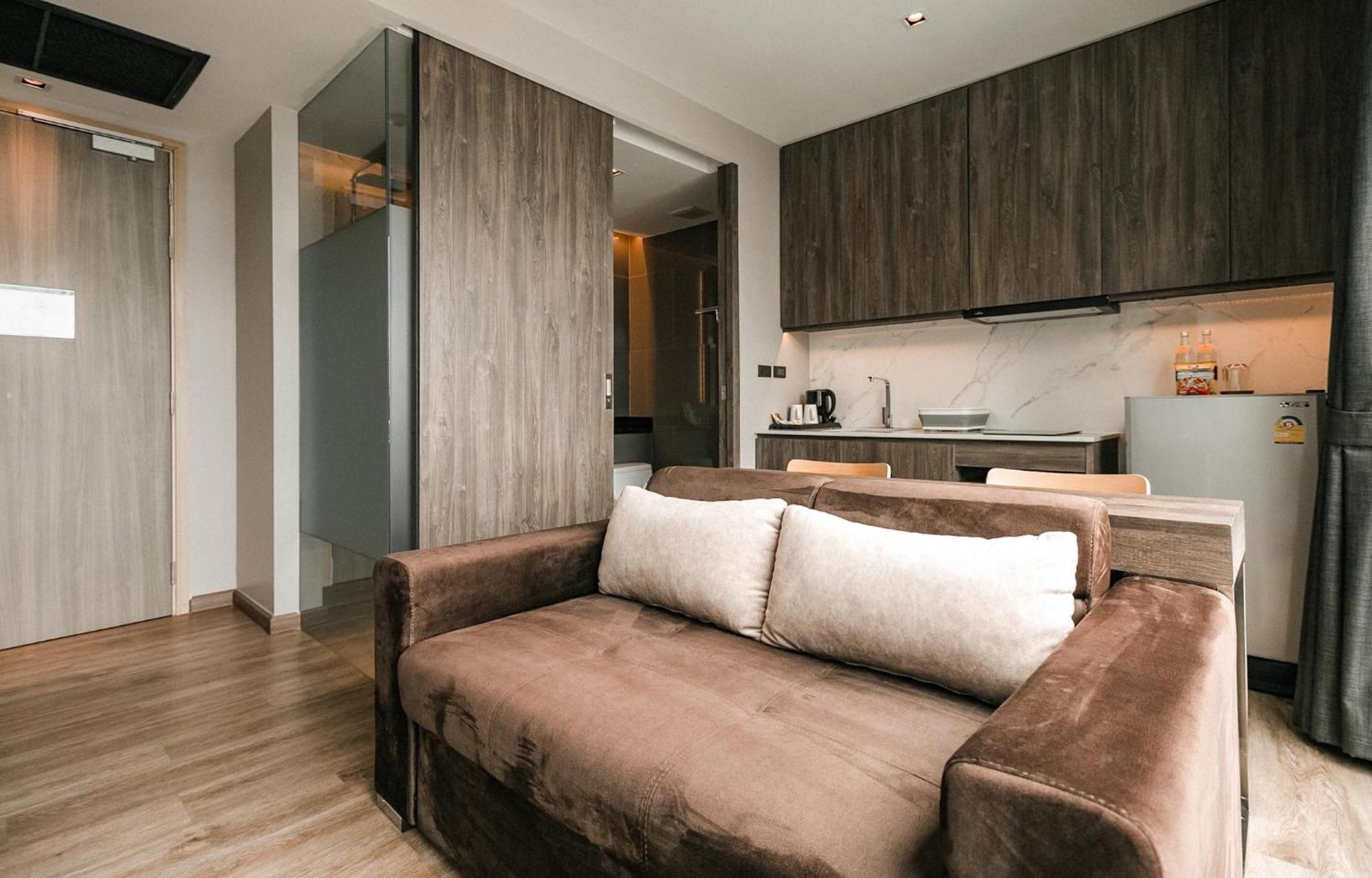 Rak Elegant Hotel Patong Kültér fotó